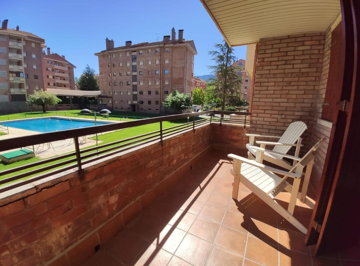 Apartamento Capelot Jaca Bagian luar foto